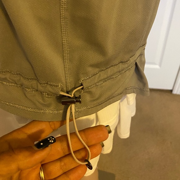 EUC RARE Lululemon Yoga Tank - Picture 8 of 10